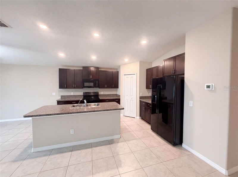 39693 Harvest Creek Ln, Zephyrhills, FL 33540