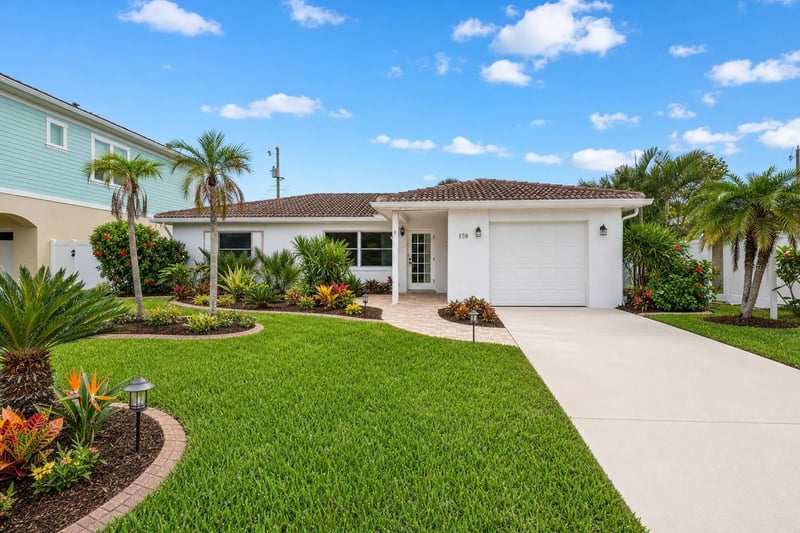 158 Lido Dr, St Pete Beach, FL 33706