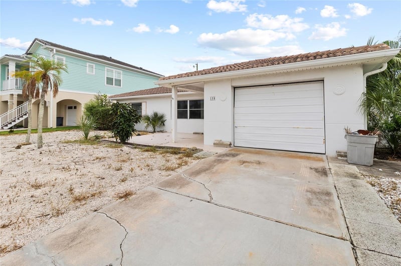 158 Lido Dr, St Pete Beach, FL 33706