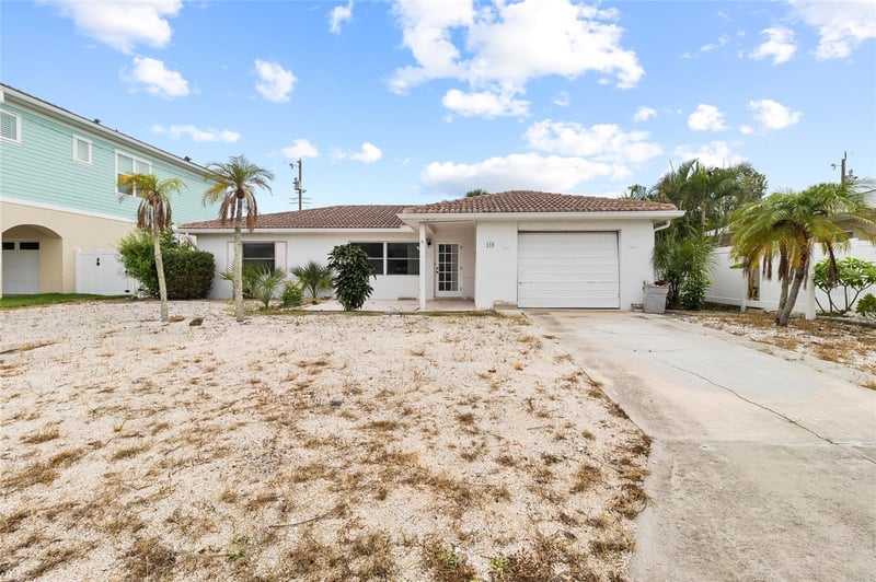 158 Lido Dr, St Pete Beach, FL 33706