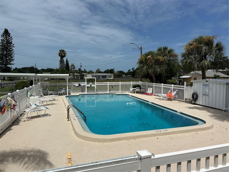 4150 66th St #1, St Petersburg, FL 33709