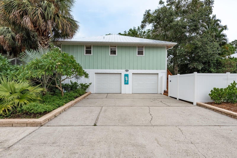 737 Ohio Ave, Palm Harbor, FL 34683