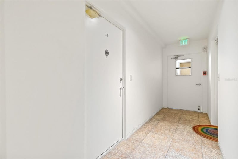 1012 Shore Dr #14, St Petersburg, FL 33701