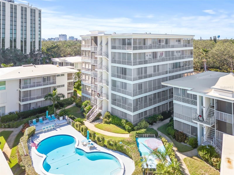 1012 Shore Dr #14, St Petersburg, FL 33701
