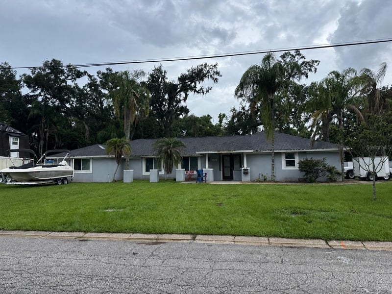 1307 Brantwood Dr, Valrico, FL 33594