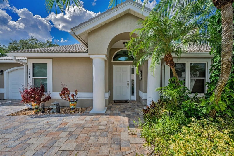 511 Haverhill Ln, Safety Harbor, FL 34695