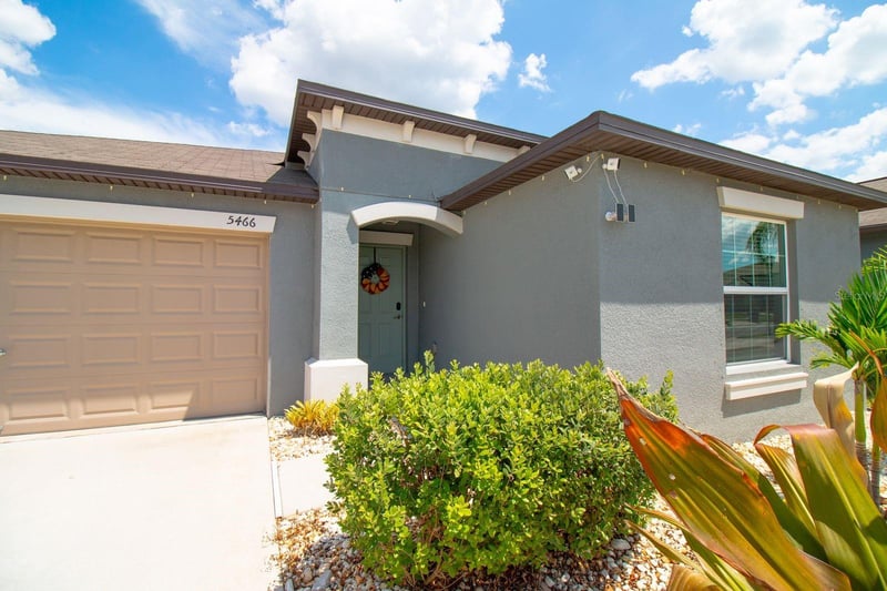 5466 Blue Azure Dr, Wimauma, FL 33598