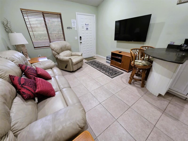 20857 Haulover Cv #B12, Lutz, FL 33558