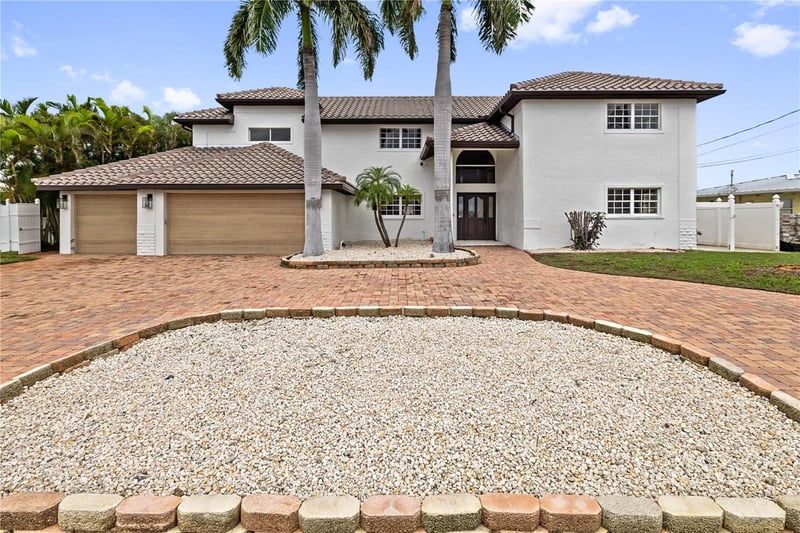 423 55th Ave, St Pete Beach, FL 33706
