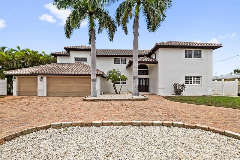 423 55th Ave, St Pete Beach, FL 33706