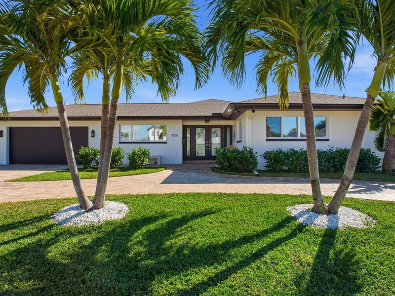 1028 79th St, St Petersburg, FL 33707