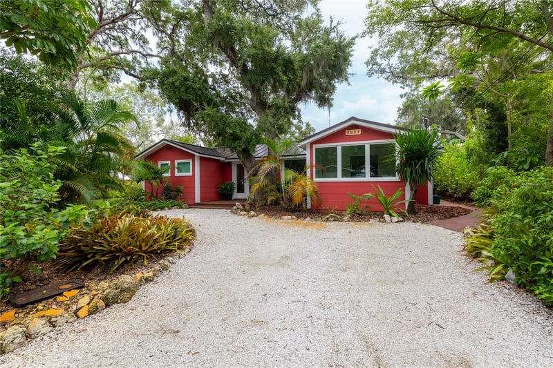 3001 51st St, Gulfport, FL 33707