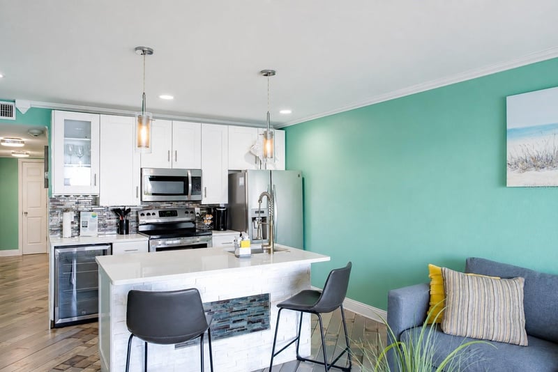 2506 Rocky Point Dr #331, Tampa, FL 33607