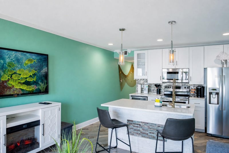 2506 Rocky Point Dr #331, Tampa, FL 33607