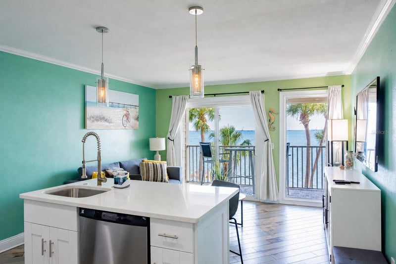 2506 Rocky Point Dr #331, Tampa, FL 33607