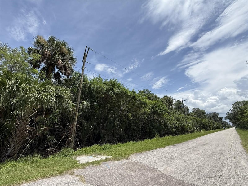 5997 Kracker Ave, Gibsonton, FL 33534