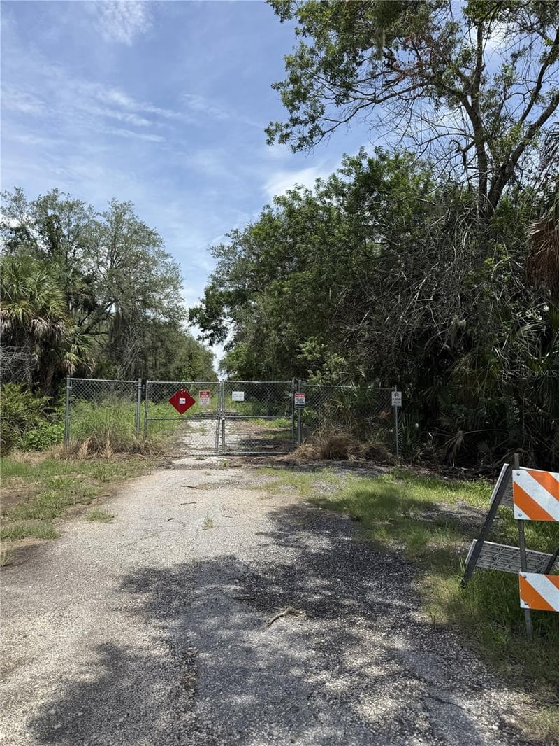 5997 Kracker Ave, Gibsonton, FL 33534