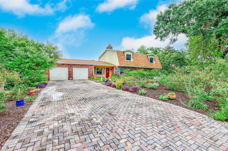 1716 Woodhaven Dr, Brandon, FL 33510