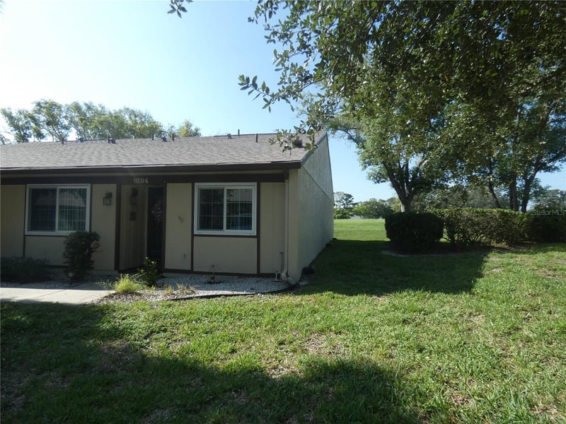 11231 Dollar Lake Dr #6, Port Richey, FL 34668