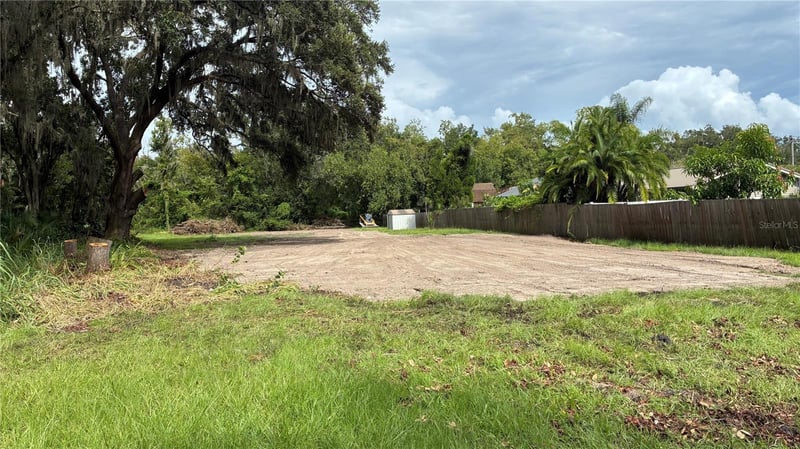 East Cherry St, Plant City, FL 33563