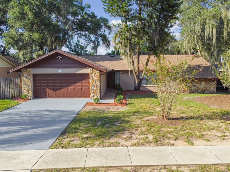 1010 Riflecrest Ave, Valrico, FL 33594