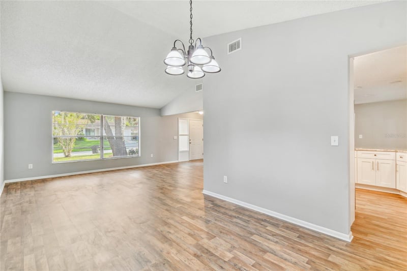 1010 Riflecrest Ave, Valrico, FL 33594