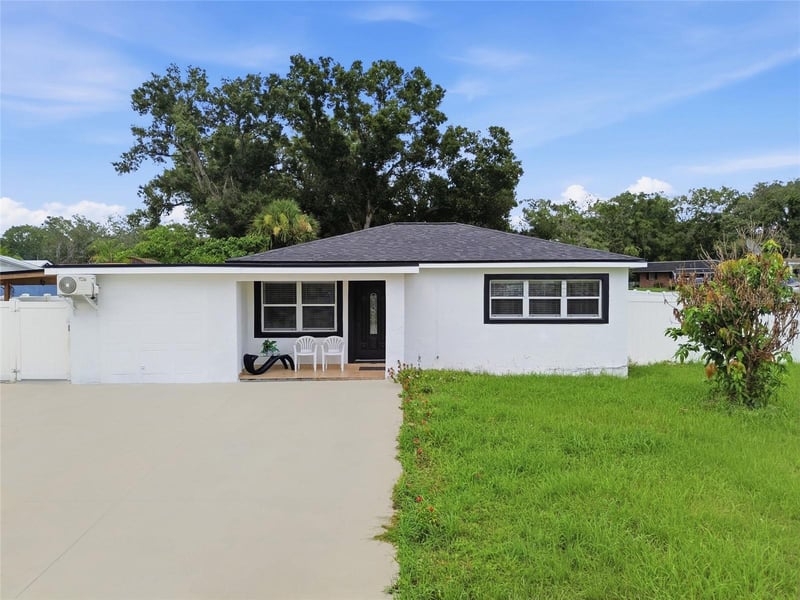 8901 Oregon Ave, Tampa, FL 33604