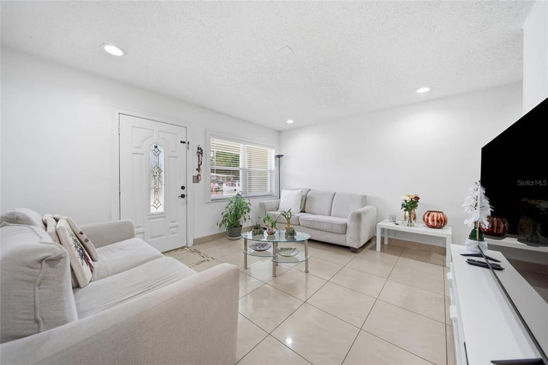 8901 Oregon Ave, Tampa, FL 33604