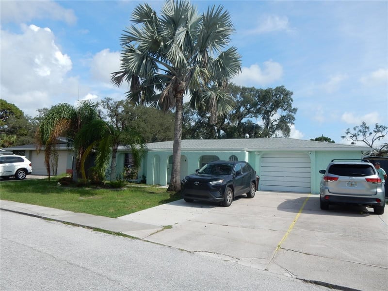 7124 Ashwood Dr, Port Richey, FL 34668