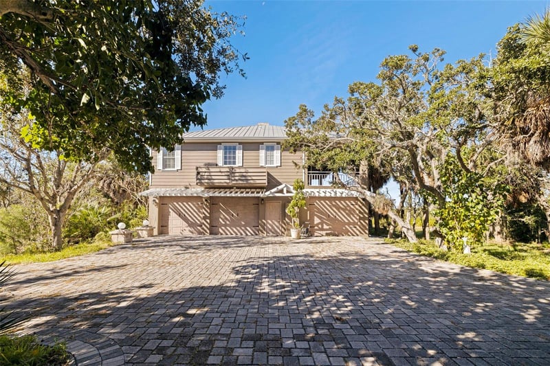 2000 Bayview Dr, Tierra Verde, FL 33715