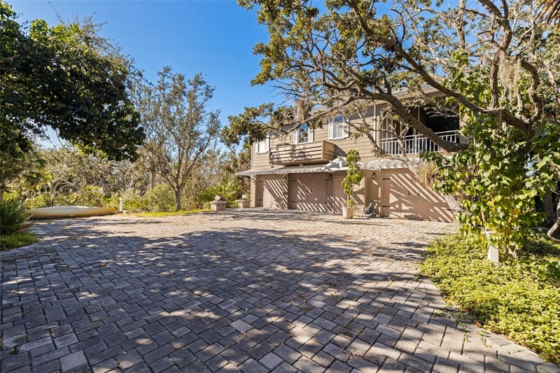 2000 Bayview Dr, Tierra Verde, FL 33715