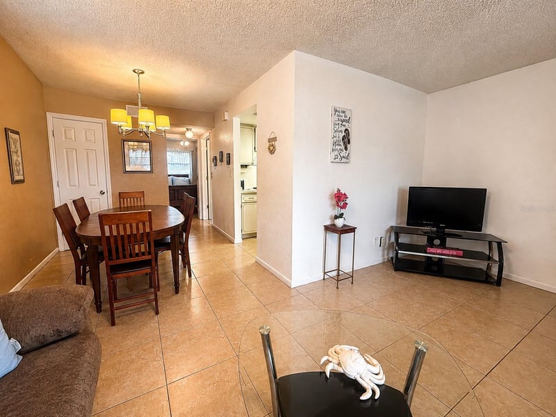 6044 22nd Ave #2, St Petersburg, FL 33710
