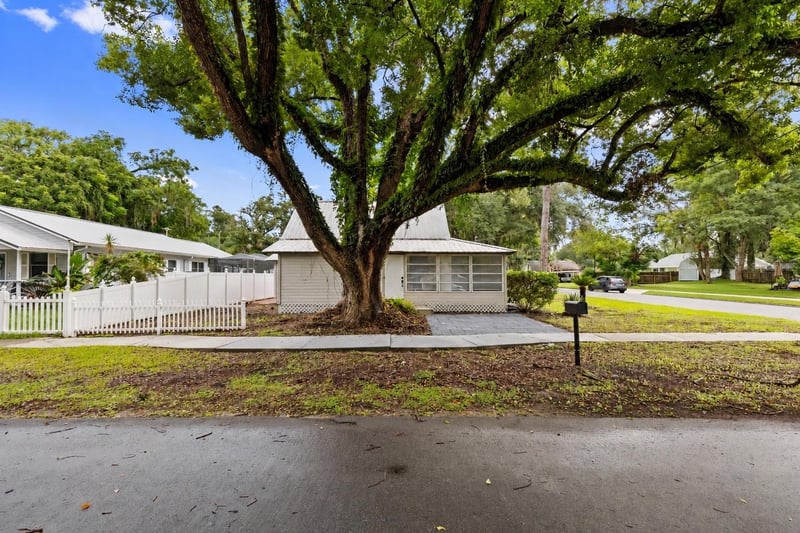 5450 10th St, Zephyrhills, FL 33542