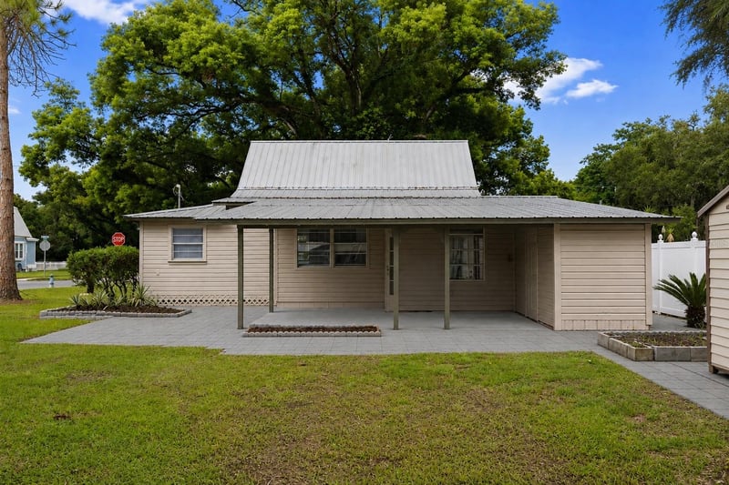 5450 10th St, Zephyrhills, FL 33542