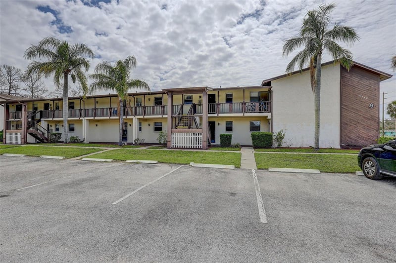 8440 Old Post Rd #104, Port Richey, FL 34668