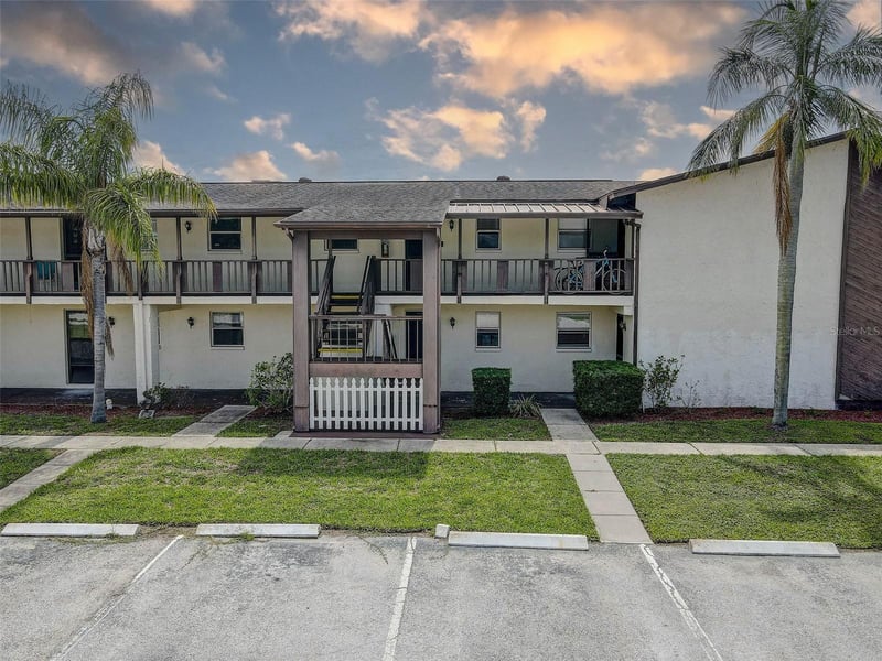 8440 Old Post Rd #104, Port Richey, FL 34668