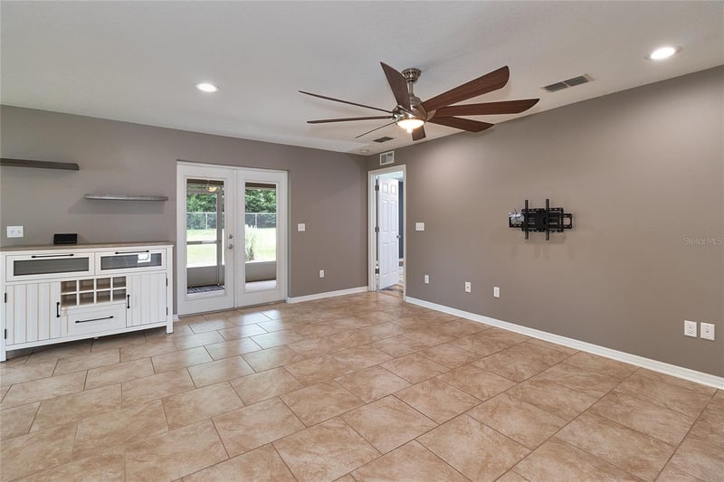 5130 20th St, Zephyrhills, FL 33542