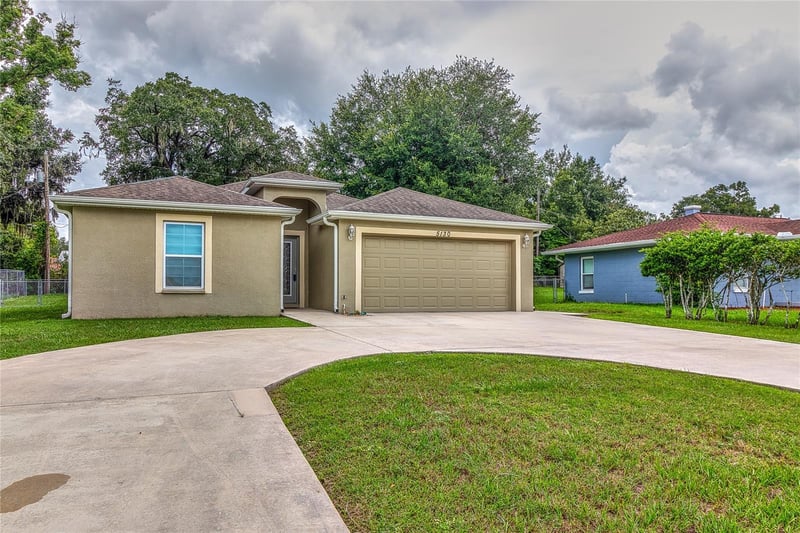 5130 20th St, Zephyrhills, FL 33542