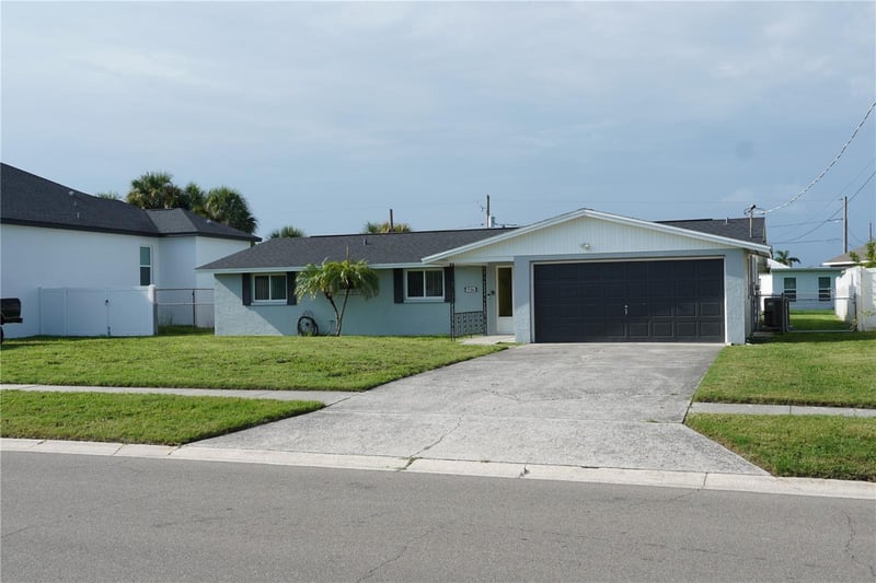 536 Flamingo Dr, Apollo Beach, FL 33572