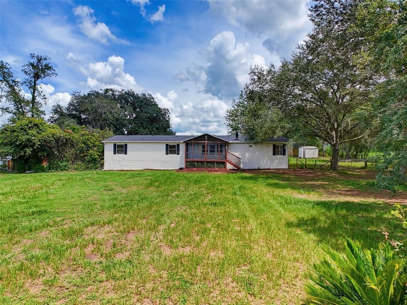 11106 Fernway Ln, Dade City, FL 33525