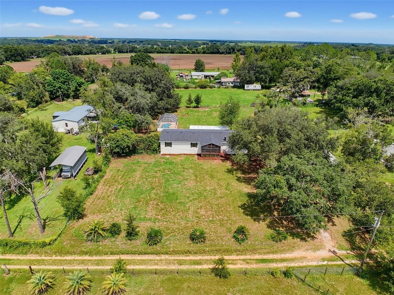 11106 Fernway Ln, Dade City, FL 33525