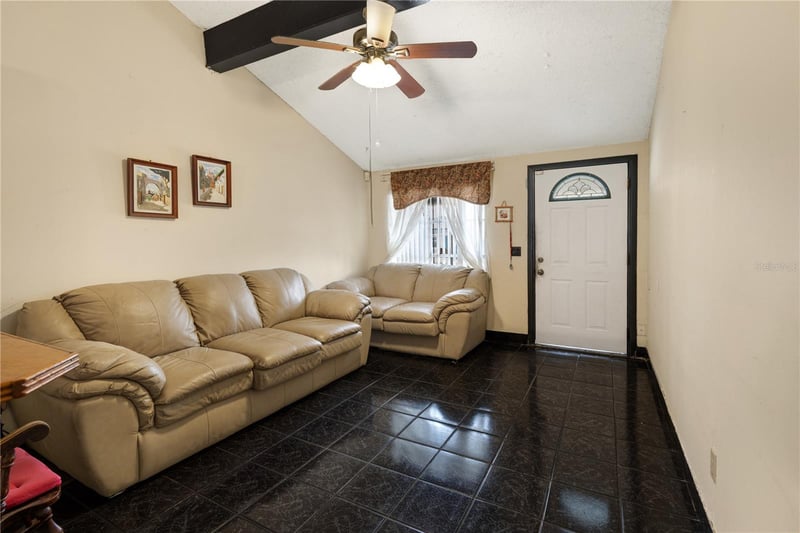 8584 Briar Grove Cir, Tampa, FL 33615