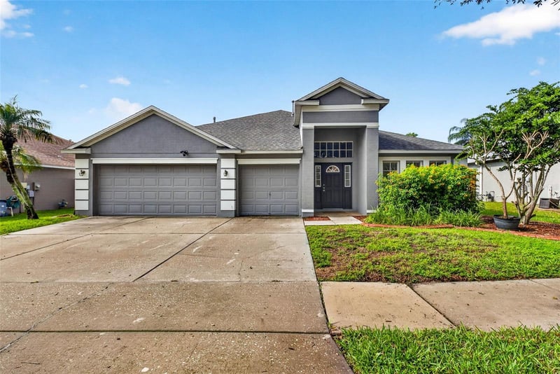 2605 Valencia Grove Dr, Valrico, FL 33596