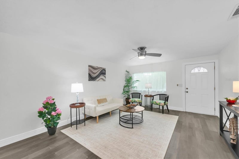 650 Timber Bay Cir, Oldsmar, FL 34677