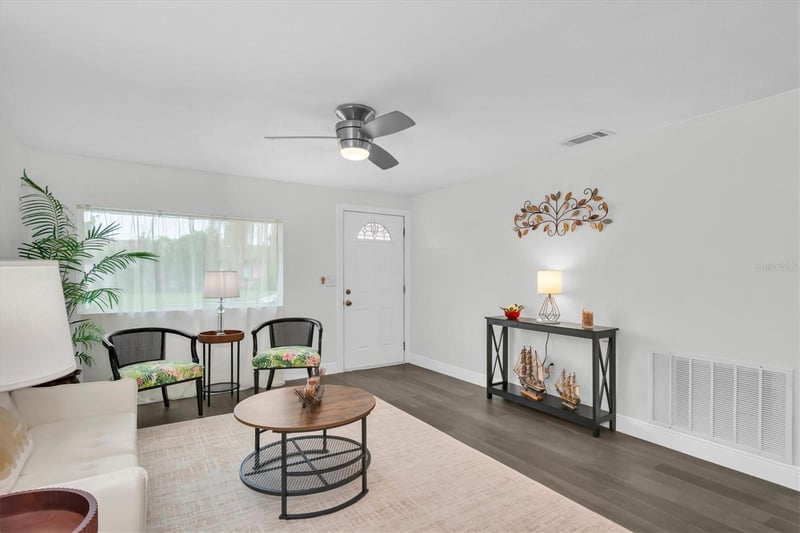 650 Timber Bay Cir, Oldsmar, FL 34677