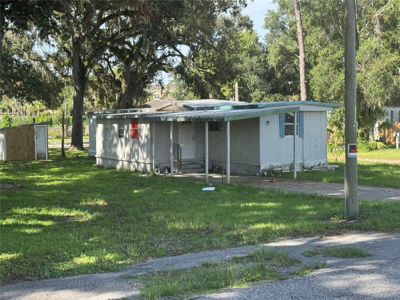 6946 Sylvan Ln, Zephyrhills, FL 33541