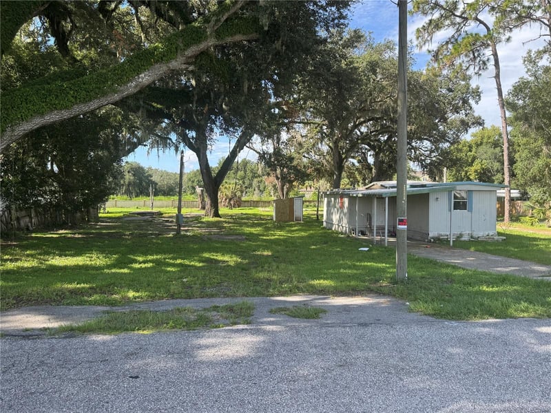 6946 Sylvan Ln, Zephyrhills, FL 33541