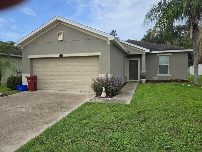2633 Walden Woods Dr, Plant City, FL 33566