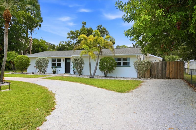 706 18th Avenue Dr, Palmetto, FL 34221
