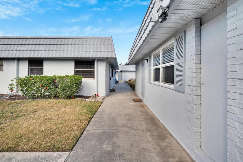 202 Bedford Trl #112, Sun City Center, FL 33573